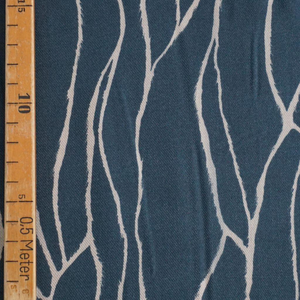 Viskose Twill Druck abstrakte Blätter stahlblau petrol